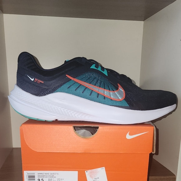 Shoes - Picture 4 of 4